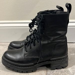 Steve Madden black combat boots 7.5W